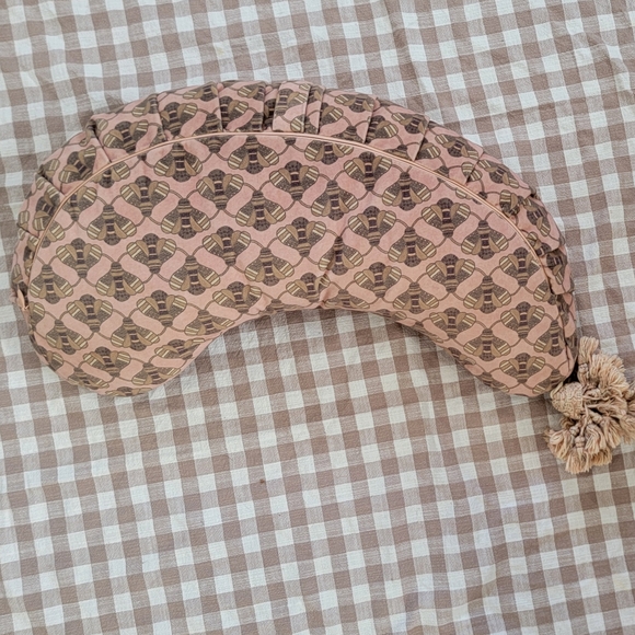 Dockatot La Maman Wedge Nursing Pillow Busy Bees - Picture 4 of 4